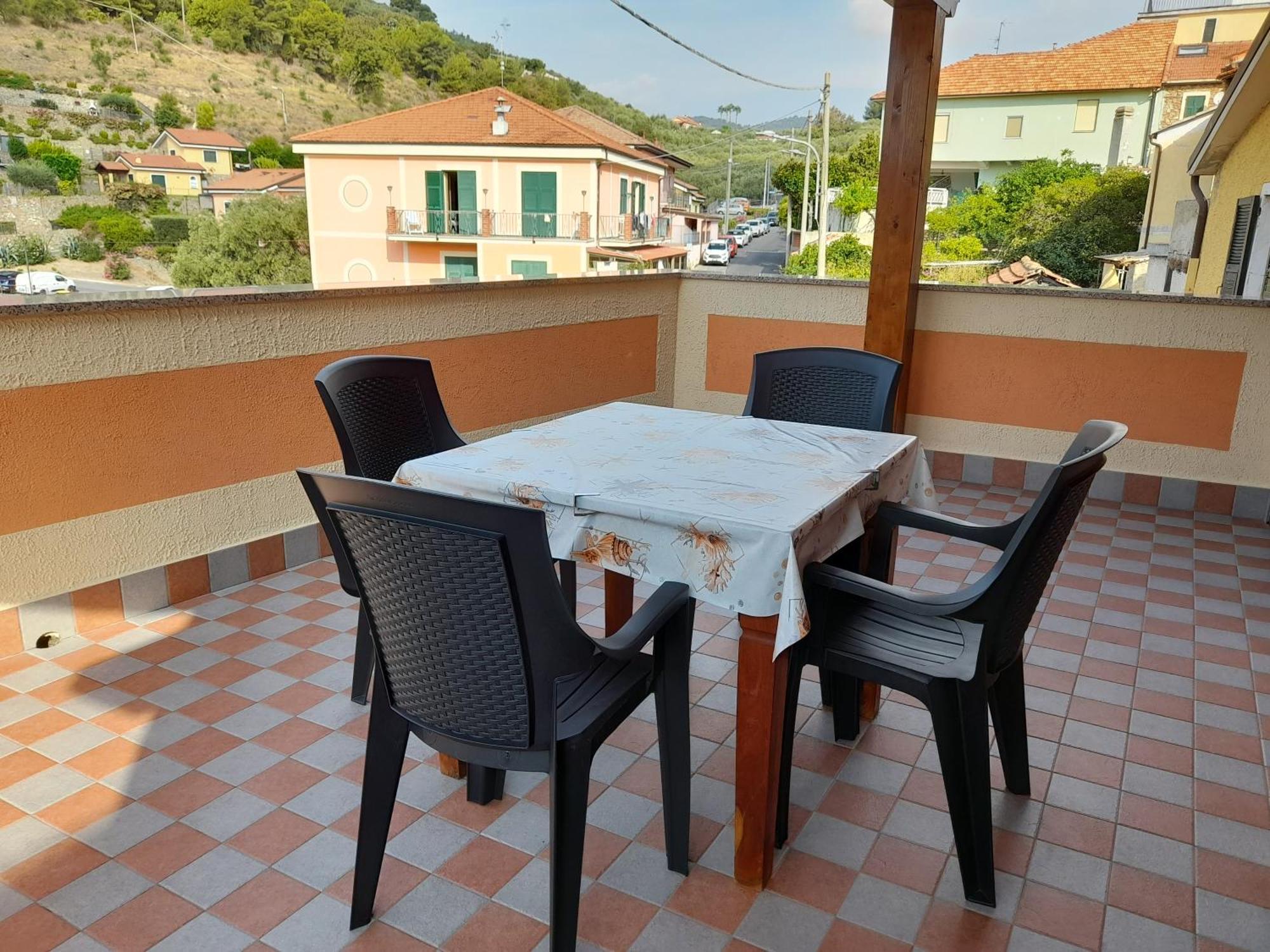 Jolanda 2* Diano Marina